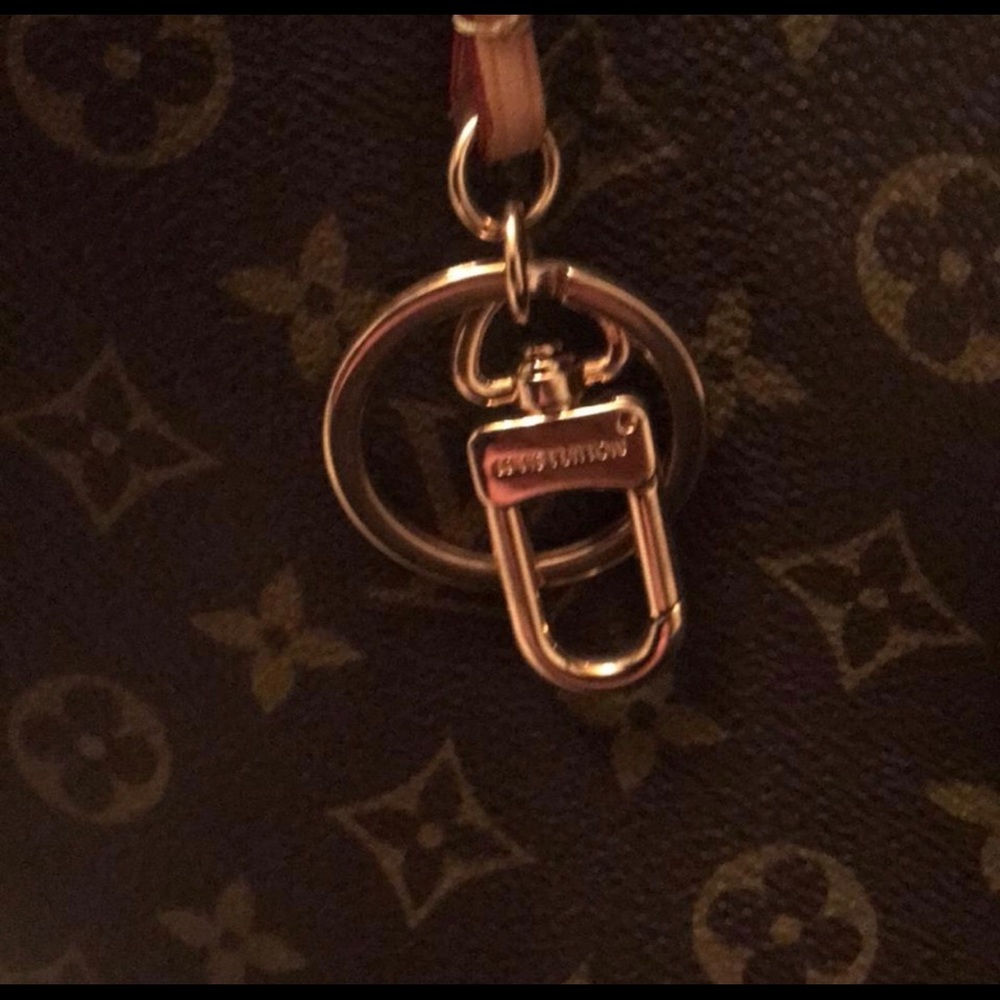 Authentic Louis Vuitton Artsy GM - Picture 7 of 8